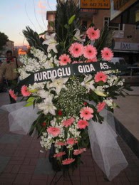kazablanka,gerbera,sebboy ferforje  Edirne anneler günü çiçek yolla 