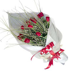  Edirne hediye çiçek yolla  11 adet kirmizi gül buket- Her gönderim için ideal