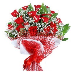 11 kırmızı gülden buket  Edirne İnternetten çiçek siparişi 